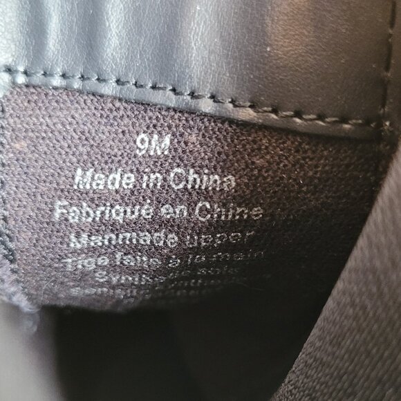 Chelsea Boots - Picture 10 of 11